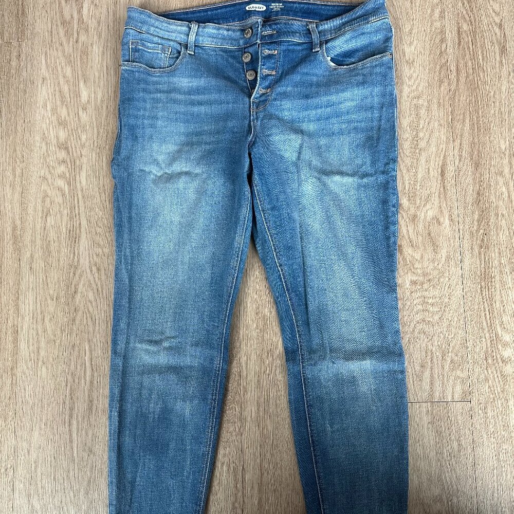 Rockstar Super Skinny Ankle Mid-Rise - Button-Fly
